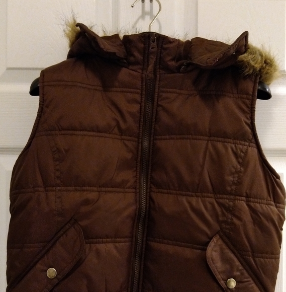 Cactus Clone puffer vest - NWT - Picture 7 of 10
